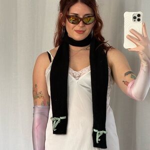 𓆩♡𓆪｡⋆ Vintage GAP Knit Scarf with Mint Bow Details